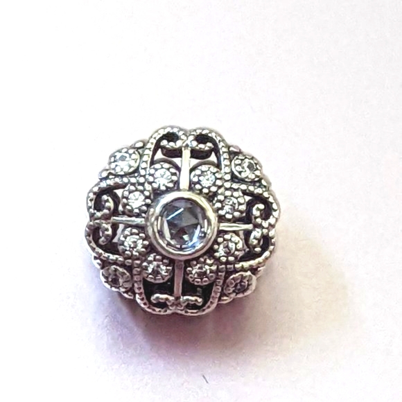 Pandora Fairytale Bloom Charm - Picture 3 of 12